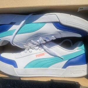 Puma Men's White and Blue Sneakers